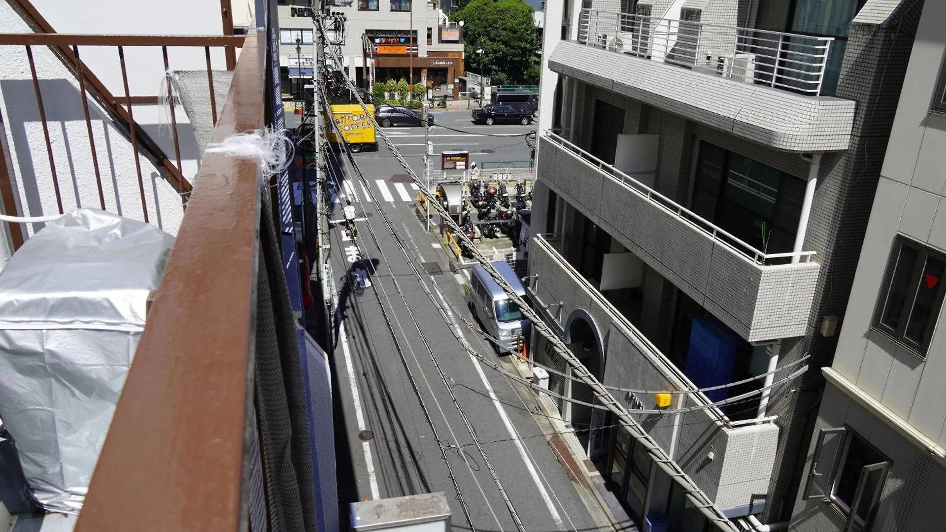 Apartment 恵比寿駅から徒歩1分 渋谷3分 新宿10分 30M2でゆったり 最高の立地 302号室 Tokyo Japan